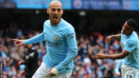Fernandinho: 'Current Manchester City team will be remembered for 100 years' Fernandinho: 'Current Manchester City team will be remembered for 100 years'