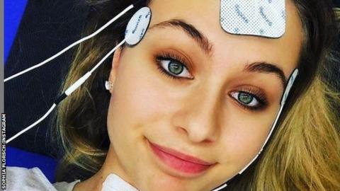 Sophia Florsch pictured after having surgery