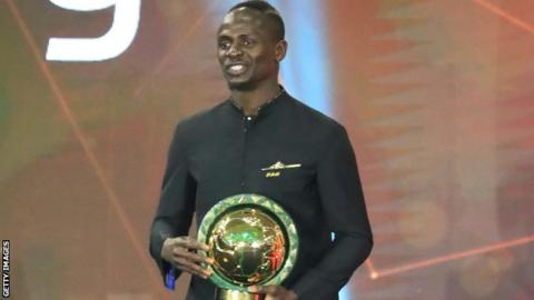 Sadio Mane with the 2019 Caf Player of the Year Award