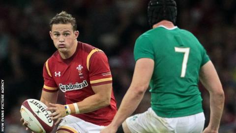 Wales wing Hallam Amos