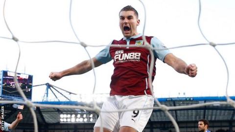 Sam Vokes celebrates a goal