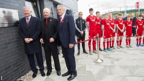 Sir Alex Ferguson, left, opened the facility with Aberdeen chairman Stewart Milne and director Dave Cormack