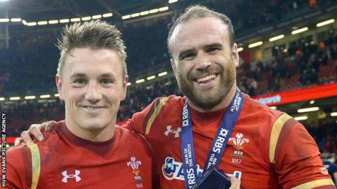 Jonathan Davies and Jamie Roberts