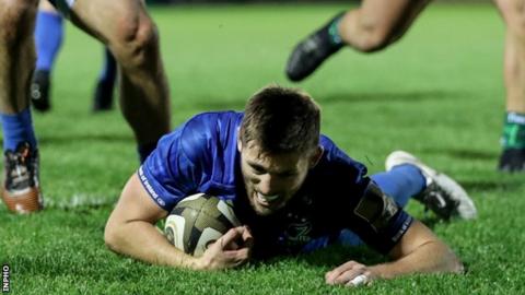 Ross Byrne scores for Leinster