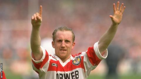 Shaun Edwards playing for Wigan