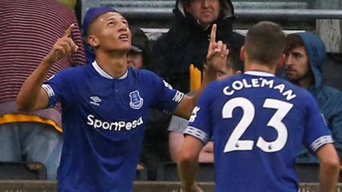 Richarlison celebrates