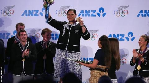 Valerie Adams receives London 2012 gold medal