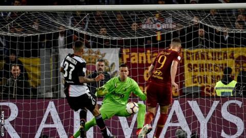 Edin Dzeko Roma
