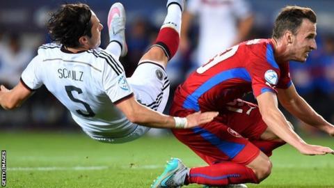 Germany draw with Czech Republic