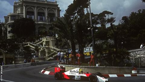 Lewis Hamilton holds on in Monaco despite late Max Verstappen bump Lewis Hamilton holds on in Monaco despite late Max Verstappen bump