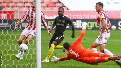 Stoke City 1 0 Brentford Bees Eight Game Winning Run Ends Bbc Sport