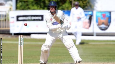 Owen Morgan: Glamorgan add all-rounder to squad against Derbyshire - BBC Sport