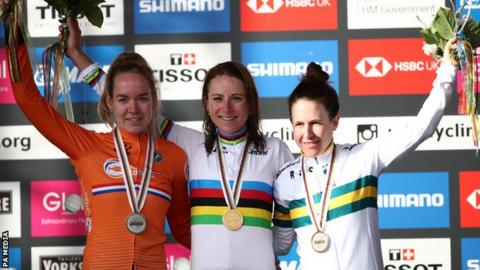 Silver medallist Anna van der Breggen, world champion Annemiek van Vleuten and bronze medallist Amanda Spratt on the podium after the 2019 women's world road race
