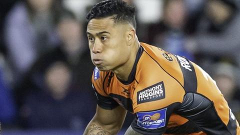 Ben Roberts in action for Castleford Tigers