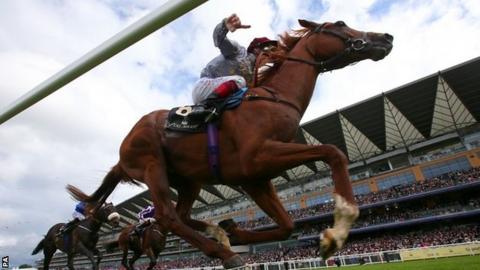 Frankie Dettori wins on Galileo Gold