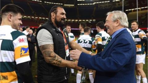 Dale McIntosh with Merthyr chairman Stan Thomas