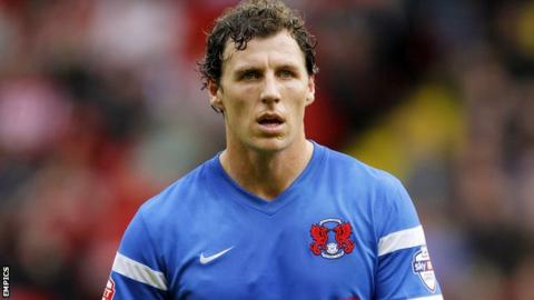 Darius Henderson