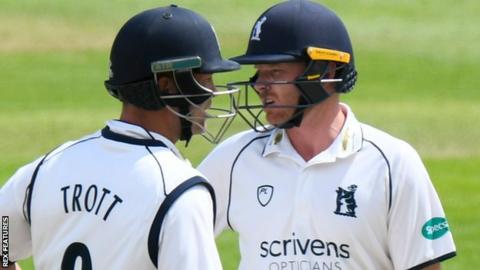 Jonathan Trott and Ian Bell