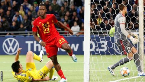 Michy Batshuayi scores Belgium's opener