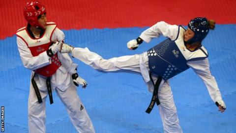 Ah-Reum Lee of Korea and Jade Jones of Great Britain