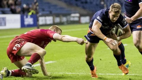 Tom Brown scores a try for Edinburgh against Scarlets