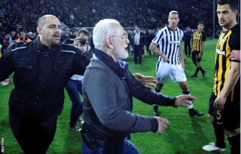 PAOK Salonika president invades pitch