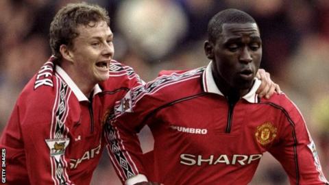 Ole Gunnar Solskjaer (left) celebrates with Andy Cole