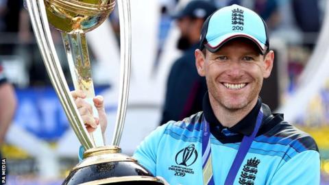 Eoin Morgan lifts the World Cup trophy after the 2019 final