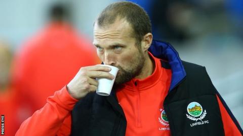Linfield manager Warren Feeney