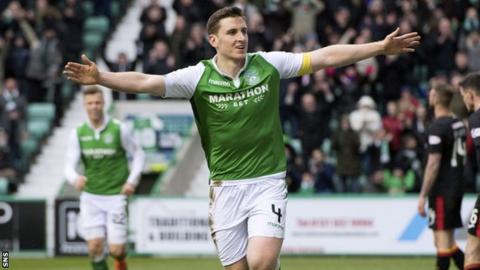 Paul Hanlon celebrates scoring for Hibs
