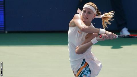 Caroline Wozniacki takes out former champ Samantha Stosur