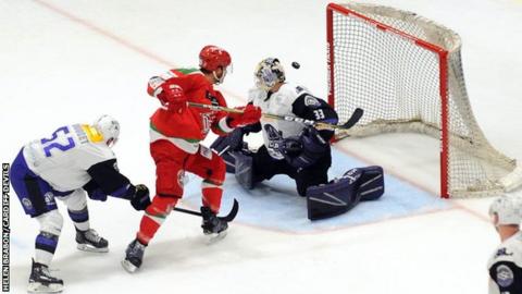 Glasgow Clan goal tender Joel Rumpel denies Cardiff Devils a goal