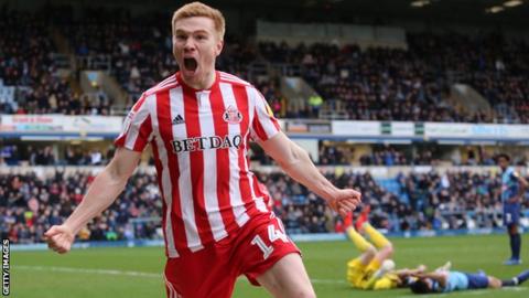 Duncan Watmore in action for Sunderland
