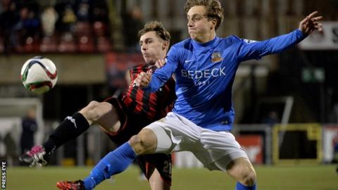 Crusaders and Glenavon will now contest their semi-final on 1 April