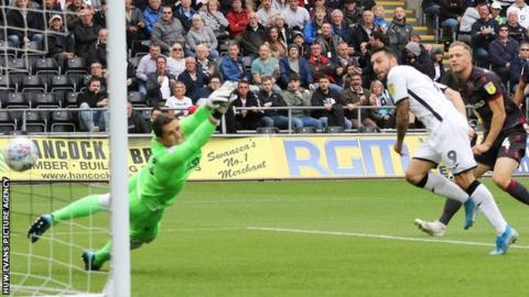 Borja puts Swansea ahead against Reading