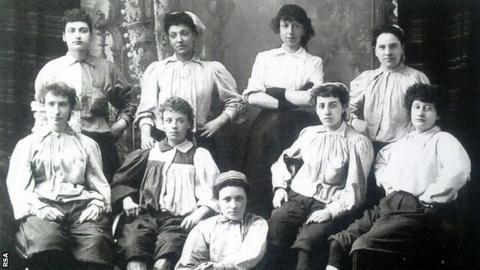The British Ladies team photo from 1895