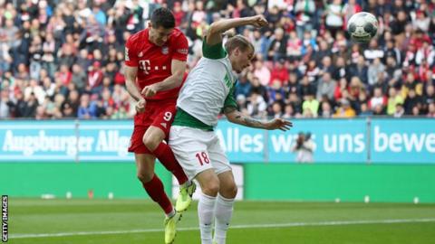 Augsburg 2 2 Bayern Munich Lewandowski Scores Again In Bayern