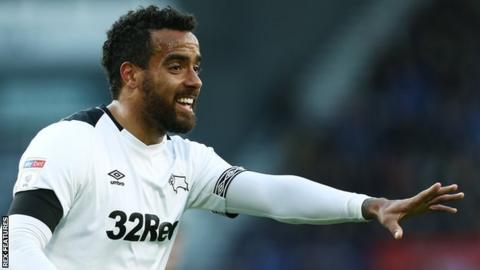 Tom Huddlestone in action for Derby County