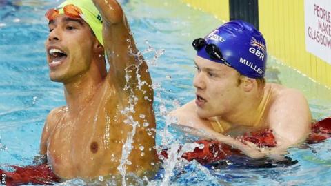 Daniel Dias and Andrew Mullen celebrate their medals
