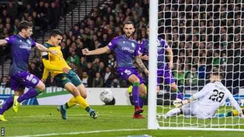 Elyounoussi's second goal gave Celtic a 3-1 lead before half-time