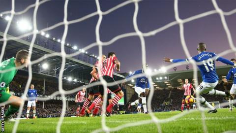 Enner Valencia scores for Everton against Southampton