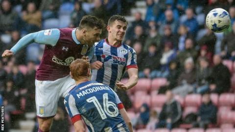 Scott Hogan (left)