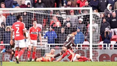 Said Benrahma scores for Brentford