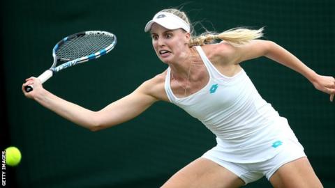Naomi Broady prepares to hit a forehand