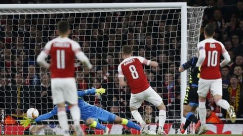 Arsenal 2 0 Napoli Gunners Take Control Of Europa League Quarter