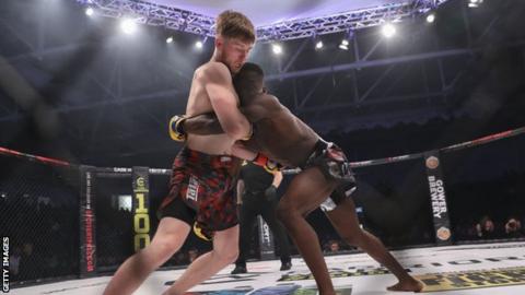 Jack Shore v Mike Ekundayo