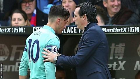 Mesut Ozil and Unai Emery