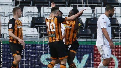 Nouha Dicko celebrates after equalising for Hull City