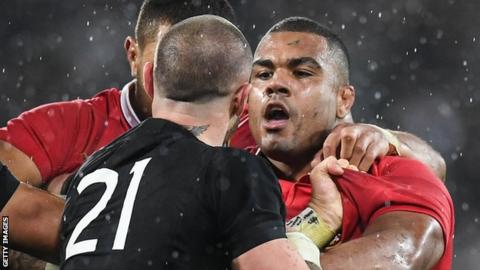 Kyle Sinckler of the 2017 British & Irish Lions tussles with TJ Perenara of New Zealand in the second Test