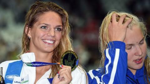 Yulia Efimova (left) and Ruta Meilutyte (right)